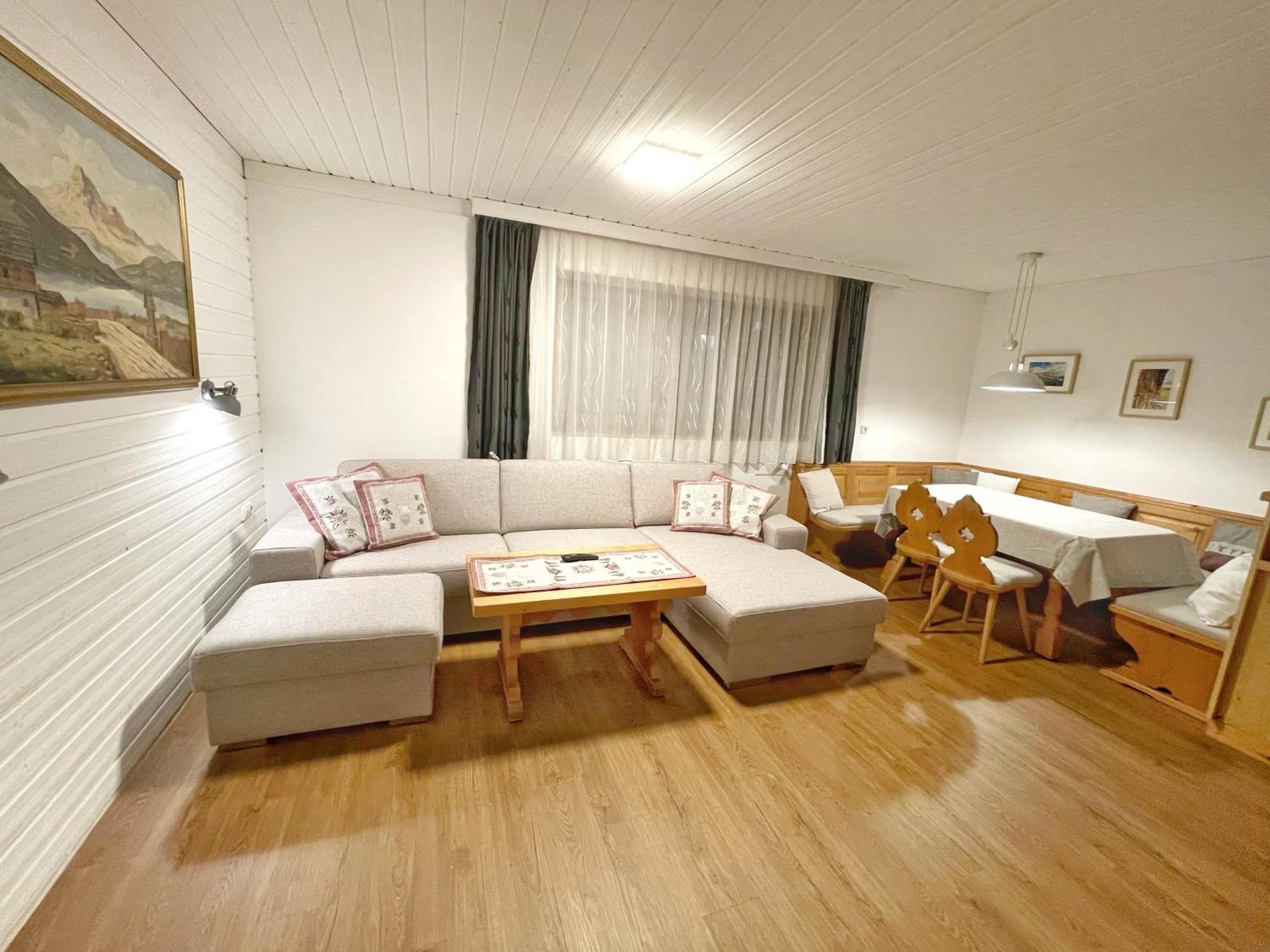 Pension Erlhof Saalfelden ภายนอก รูปภาพ